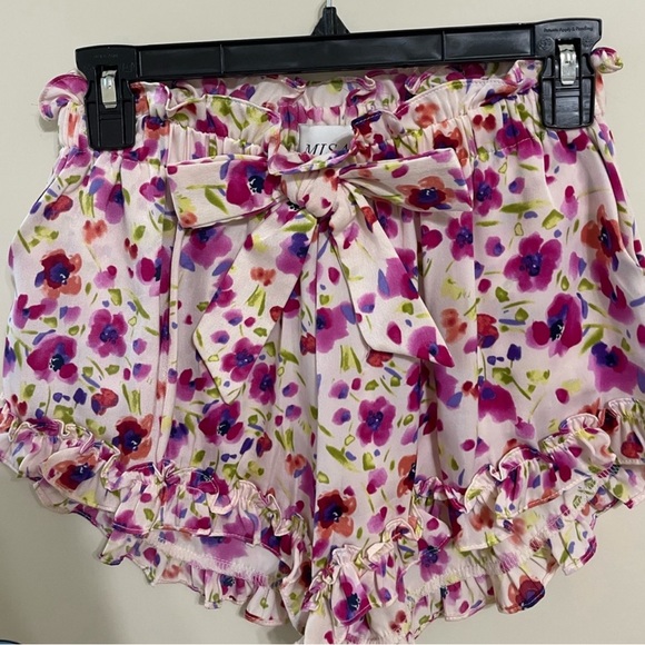 🌸💖 MISA LOS ANGELES FLORAL SHORTS 💖🌸 - Picture 1 of 3